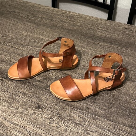 Miz Mooz Aster Sandal in Brandy, Size 7 - Picture 3 of 8